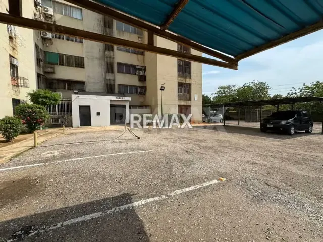 APARTAMENTO EN VENTA EN EL CONJUNTO RESIDENCIAL PALAIMA, AVENIDA GUAJIRA - 2