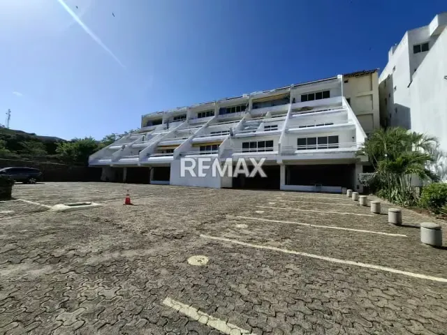 EN VENTA APARTAMENTO CON VISTA AL MAR, CONJUNTO RESIDENCIAL BAHIA MAGICA, LA CARANTA, ISLA DE MARGARITA. - 2