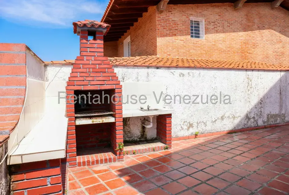 Casa (Multipes Niveles) en Venta en Los Naranjos del Cafetal, Distrito Metropolitano - 32