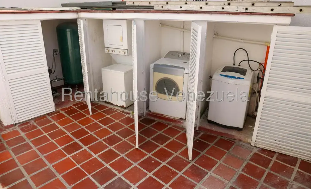Casa (Multipes Niveles) en Venta en Los Naranjos del Cafetal, Distrito Metropolitano - 33