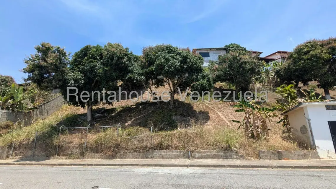 Casa (Multipes Niveles) en Venta en Los Naranjos del Cafetal, Distrito Metropolitano - 36