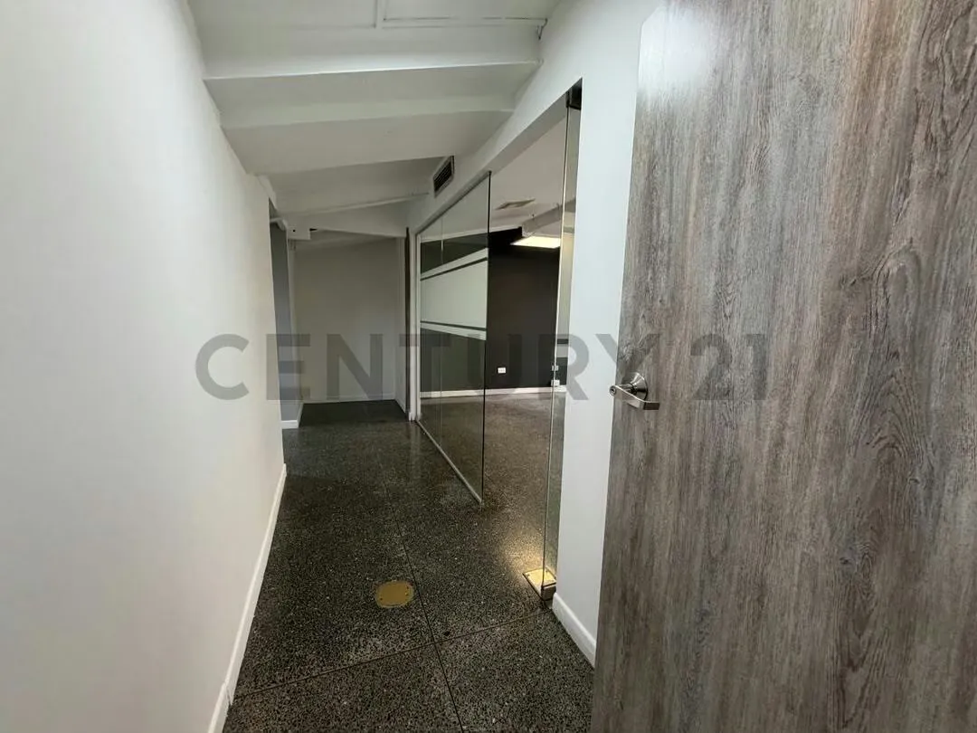 Impulsa tu empresa en ésta Amplia oficina en alquiler, en las Mercedes, Baruta - 9