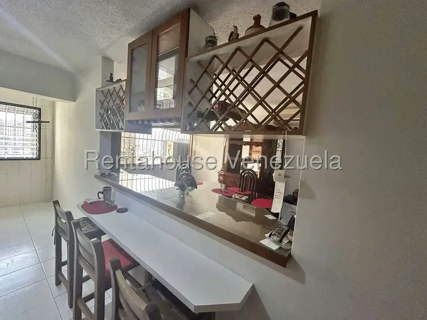 Apartamento (1 Nivel) en Venta en Parroquia La Candelaria, Distrito Metropolitano - 4