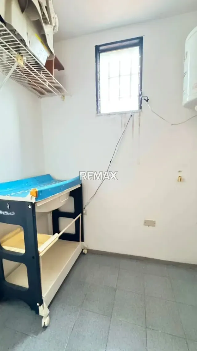 Se ofrece propiedad inmobiliaria de dos niveles, actualmente operativa como Colegio Canaima, Urbanizacion La Floresta - 8