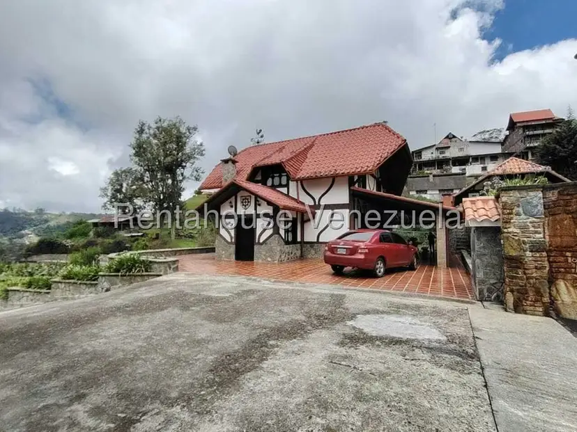 Casa (Colonial) en Venta en La Colonia Tovar, Aragua