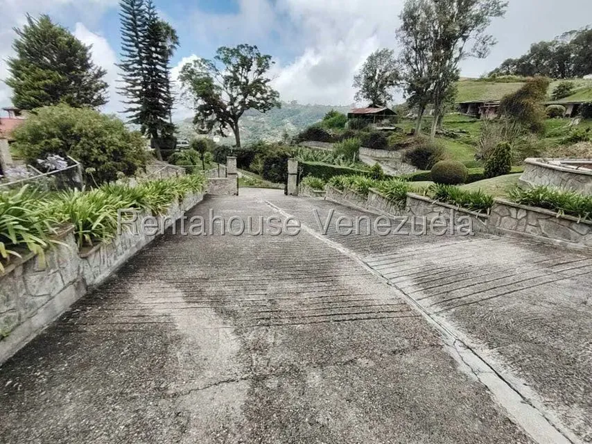 Casa (Colonial) en Venta en La Colonia Tovar, Aragua - 2