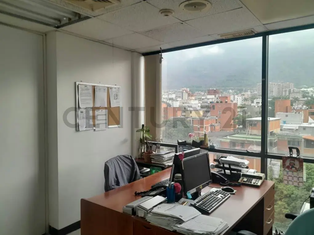 JCC - SE VENDE TODO UN PISO DE DOS OFICINAS AMOBLADAS DE 168 MTS2. CADA UNA - 13