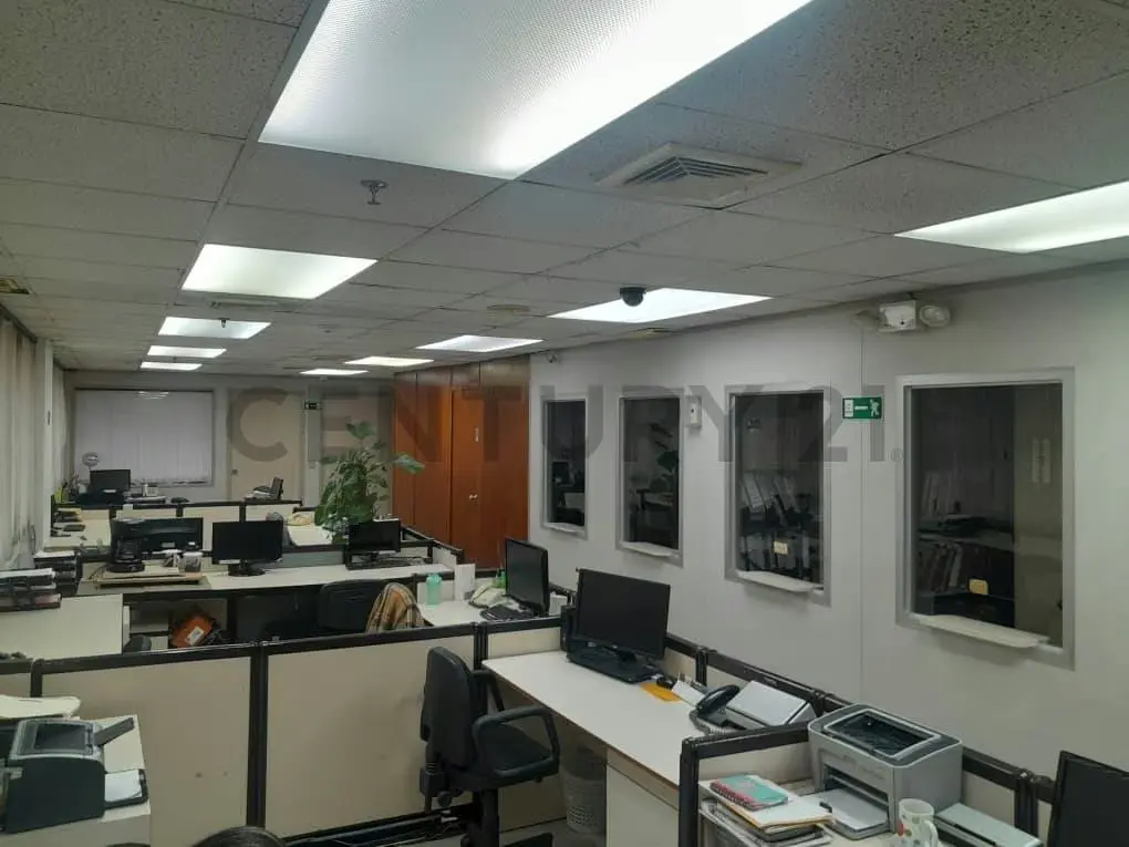 JCC - SE VENDE TODO UN PISO DE DOS OFICINAS AMOBLADAS DE 168 MTS2. CADA UNA - 18