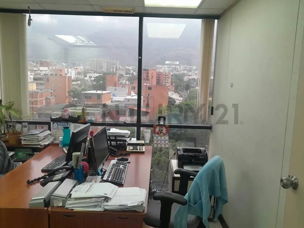 JCC - SE VENDE TODO UN PISO DE DOS OFICINAS AMOBLADAS DE 168 MTS2. CADA UNA - 6