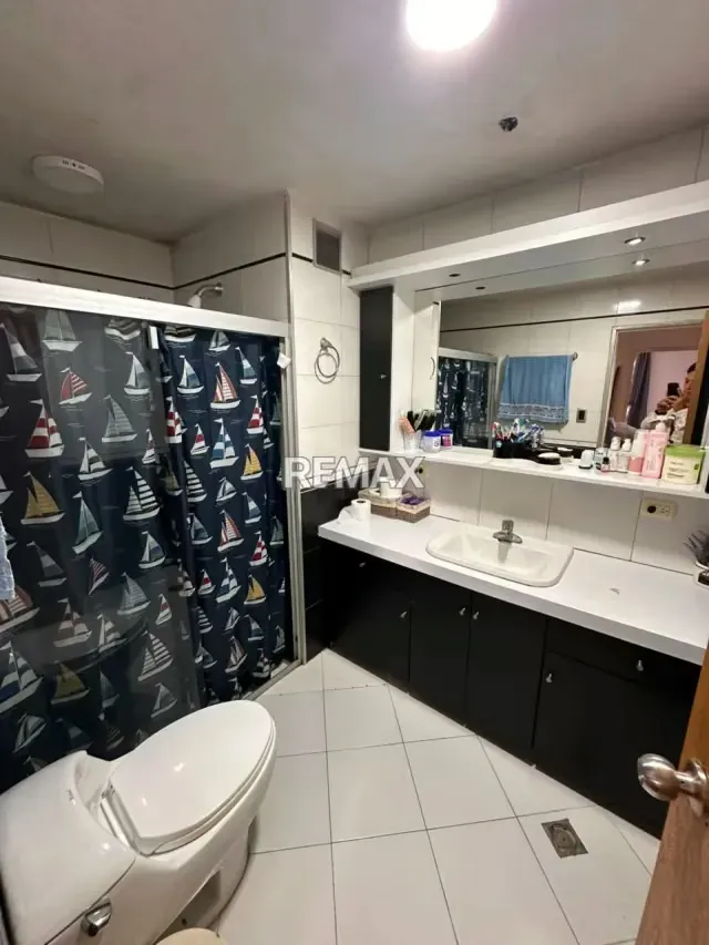 En Venta Amplio apartamento en zona Privilegiada del Oeste de Barquisimeto - 3