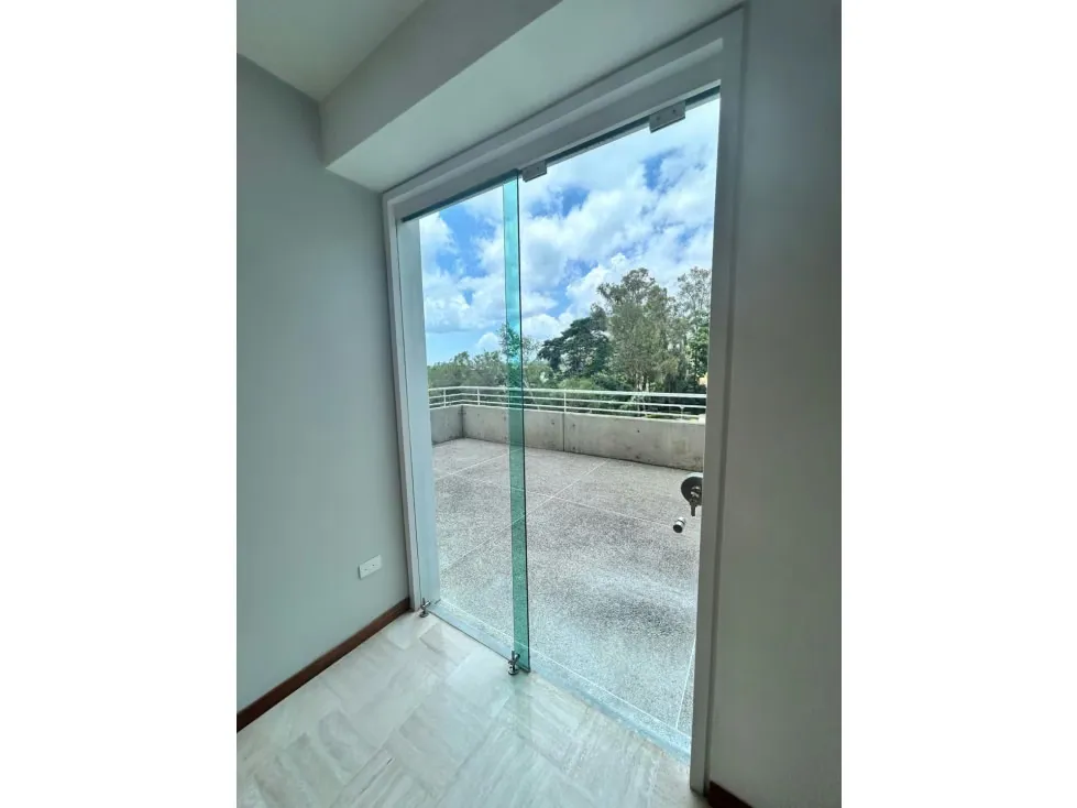 APARTAMENTO EN VENTA 133 M2-URB. LA LAGUNITA - 14