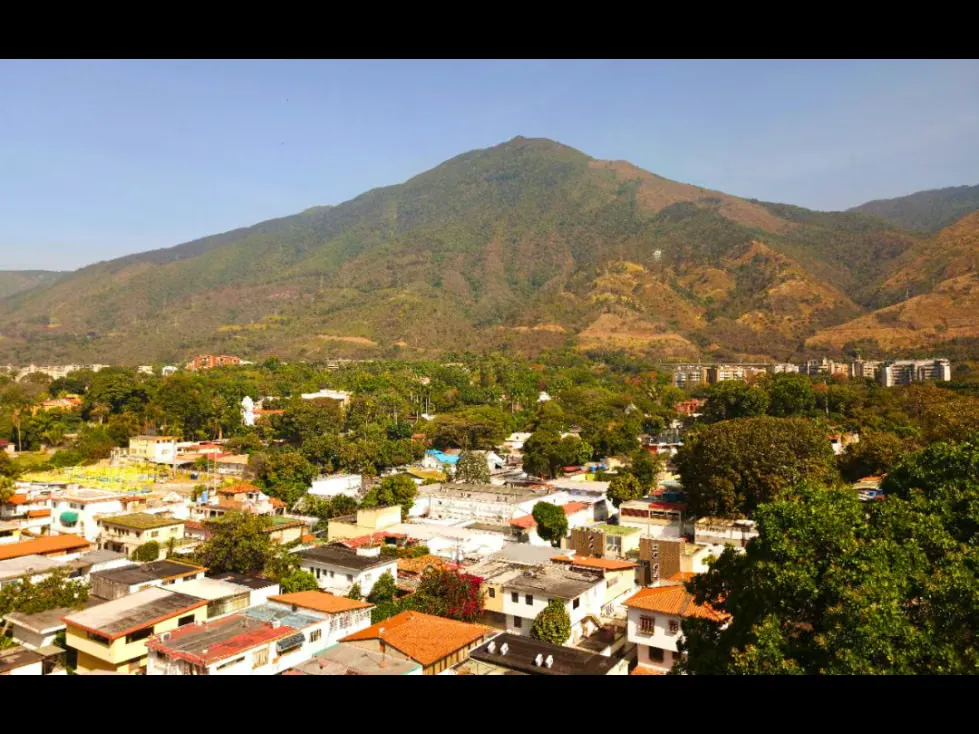 Venta de PH, Urb Los Chorros, 502mt2,5H,6B,7E 26-11 - 27