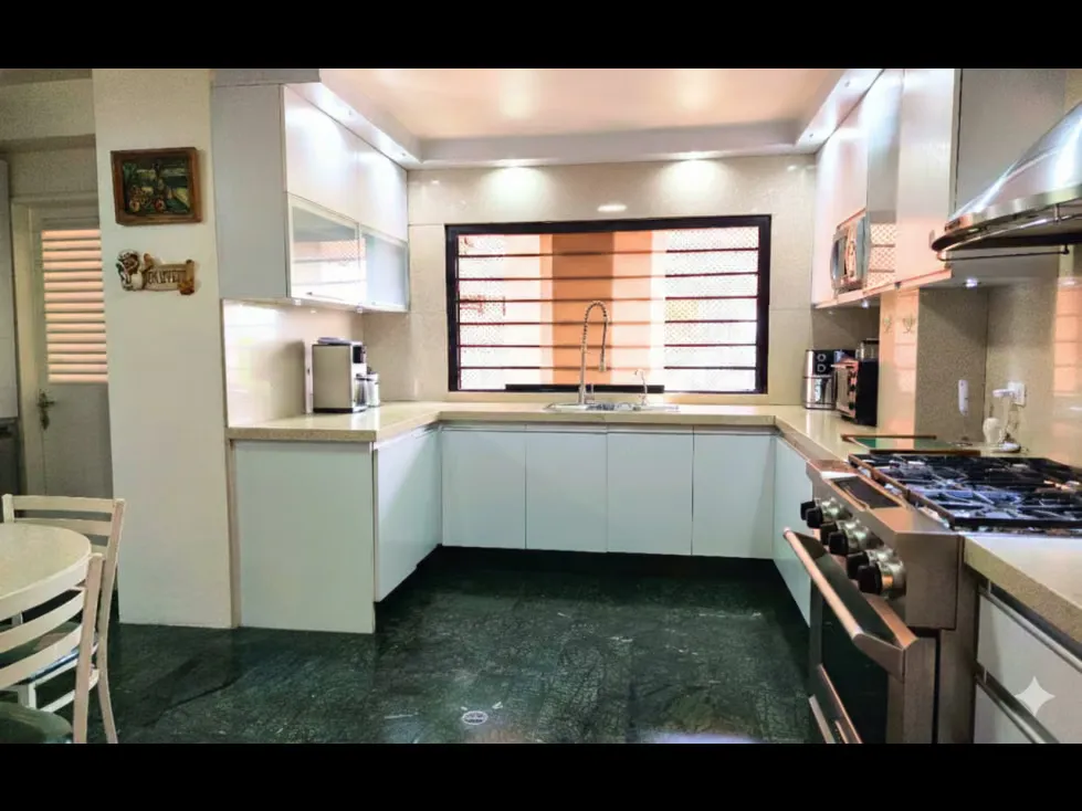 Venta de PH, Urb Los Chorros, 502mt2,5H,6B,7E 26-11 - 6