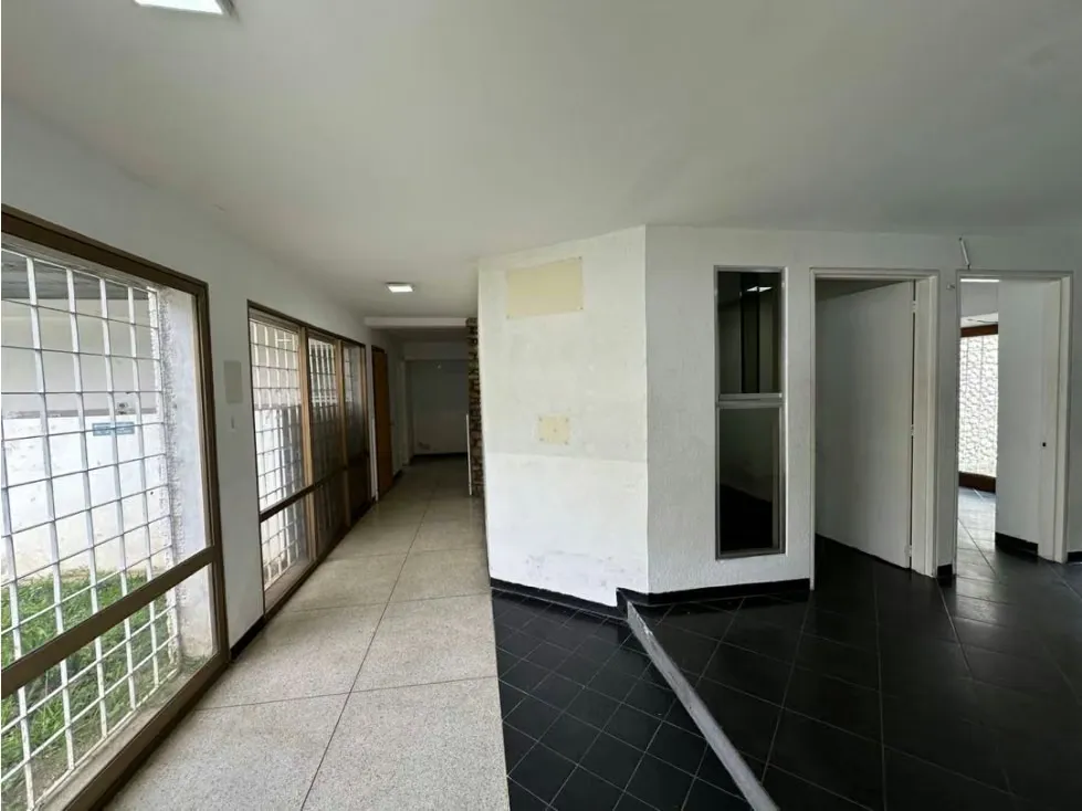Se Vende casa 380m2 Urb. Chuao - 2