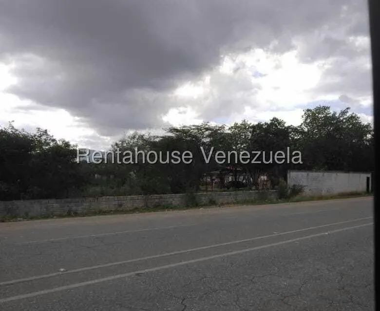 Terreno (Comercial) en Venta en Parroquia El Cuji, Lara - 4