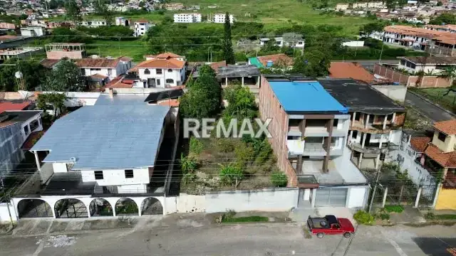 Excelente oportunidad de inversión en Rubio. Ubicado en la Av. 9 entre calles 23 y 24, sector El Refugio, Municipio Junín