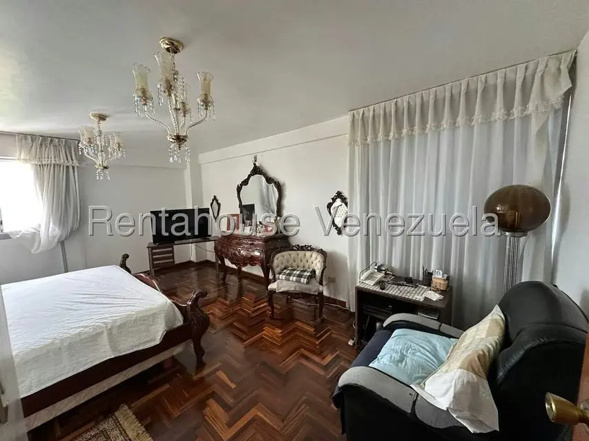 Apartamento (1 Nivel) en Venta en Colinas de Bello Monte, Distrito Metropolitano - 24