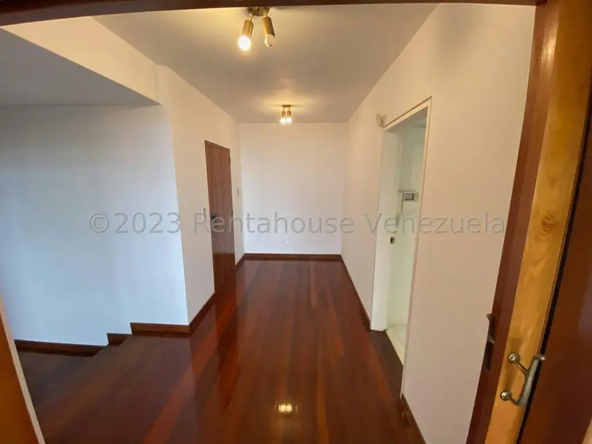 Apartamento (1 Nivel) en Venta en Los Naranjos del Cafetal, Distrito Metropolitano - 3