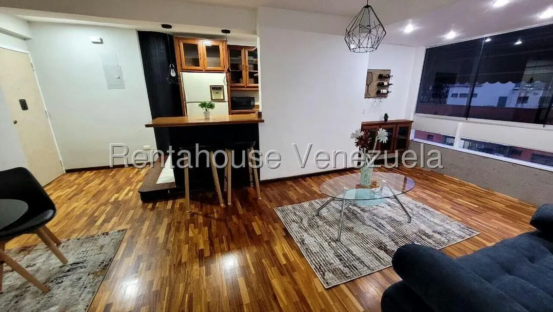 Apartamento (1 Nivel) en Venta en Los Dos Caminos, Distrito Metropolitano - 3