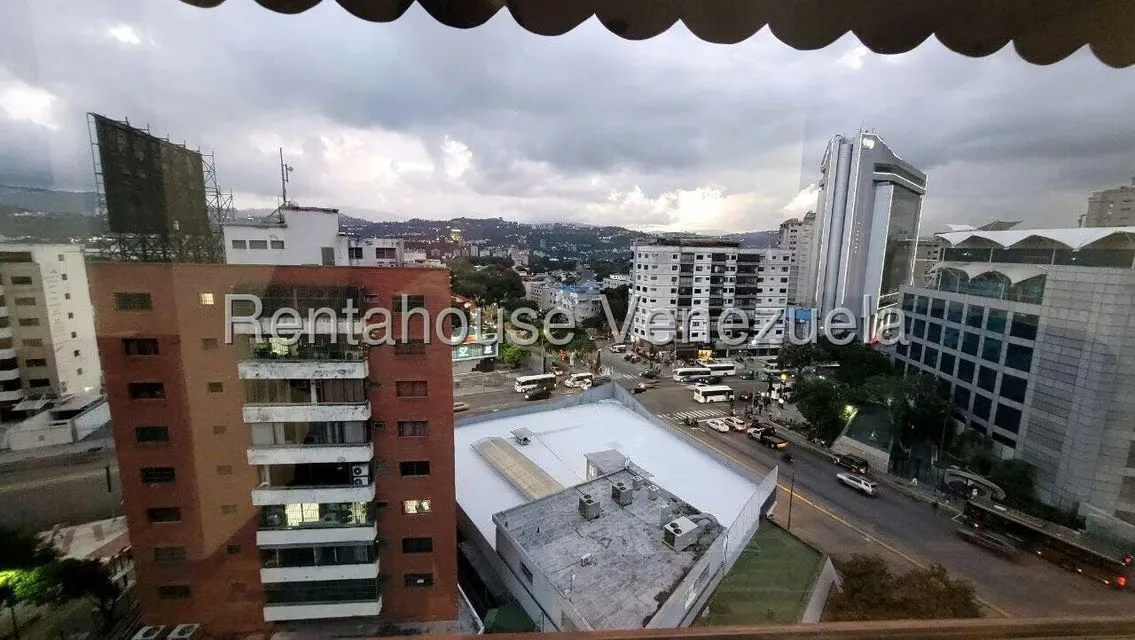 Apartamento (1 Nivel) en Venta en Los Dos Caminos, Distrito Metropolitano - 9
