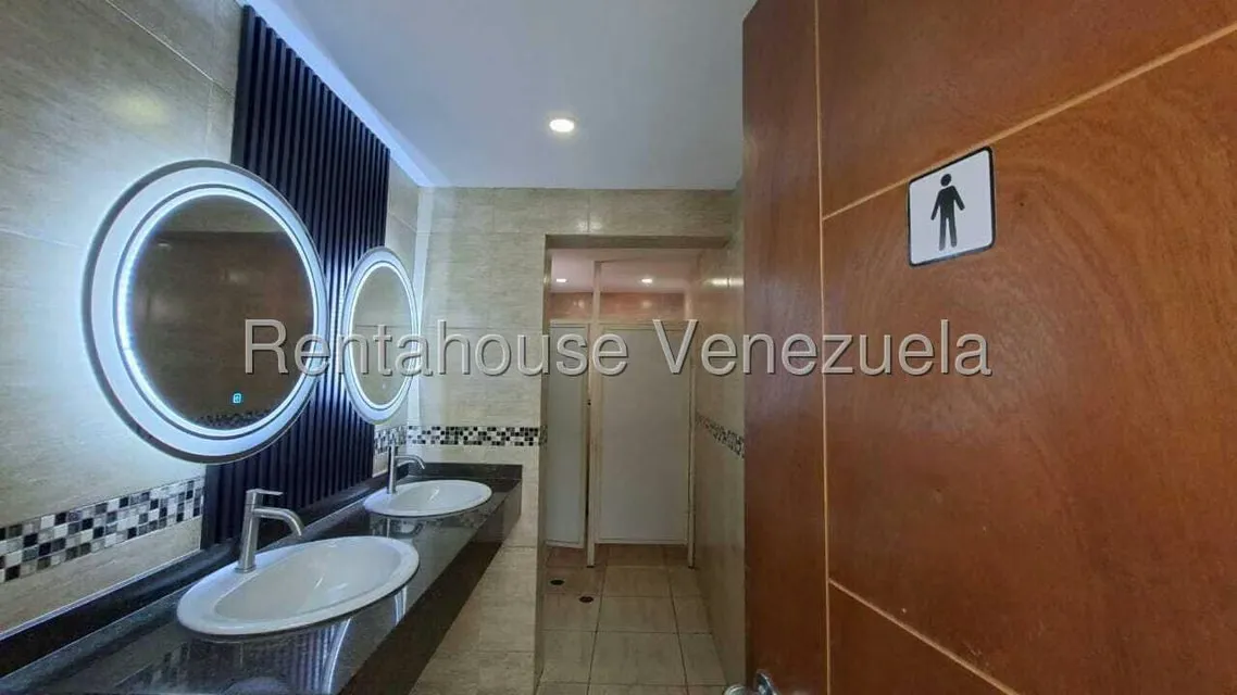 Oficina en Alquiler en Los Chaguaramos, Distrito Metropolitano - 12