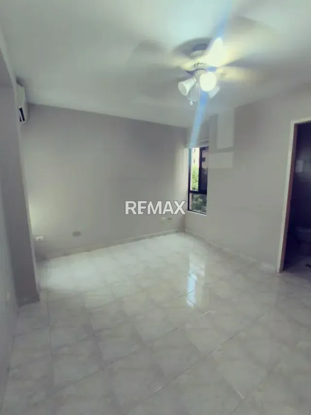 EN VENTA APARTAMENTO PISO 2 RESD LOS HIMALAYA - 11