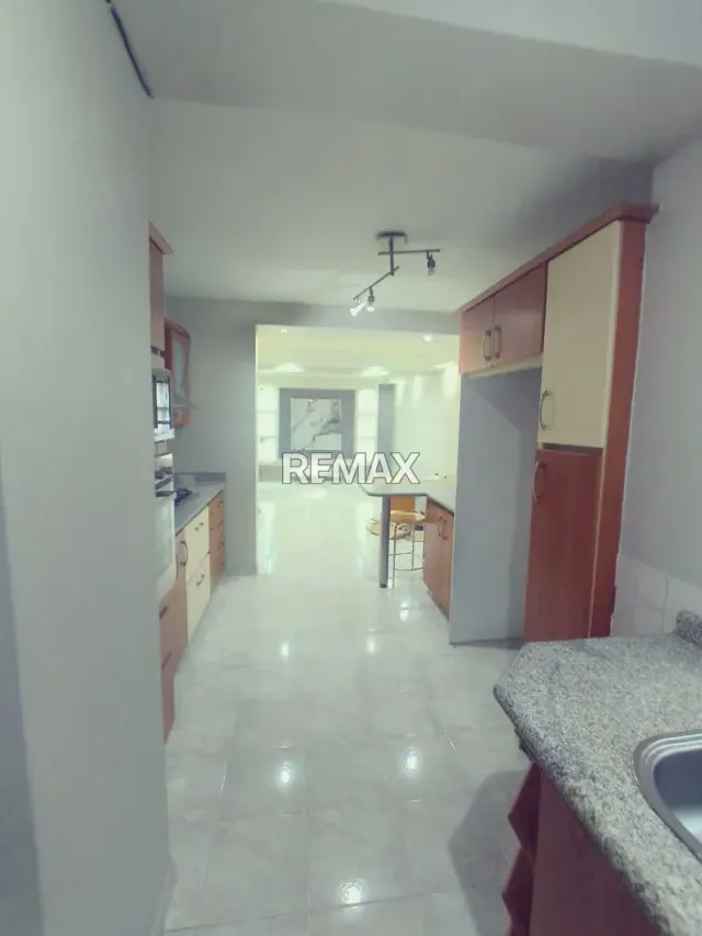 EN VENTA APARTAMENTO PISO 2 RESD LOS HIMALAYA - 5