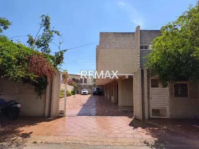 VENDO CASA URB. CANTA CLARA (CANTASUR) ZONA NORTE - 2