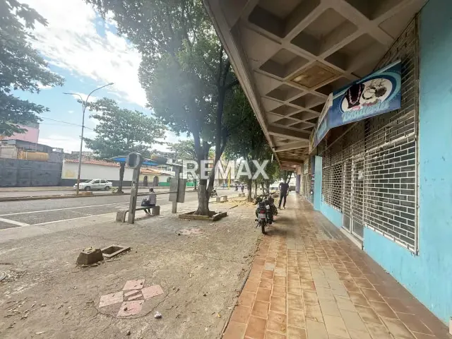 Local a pie de calle - 4