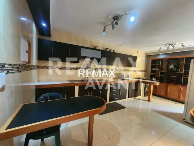 CASA EN ALQUILER URB. CRISTAL VII - 8