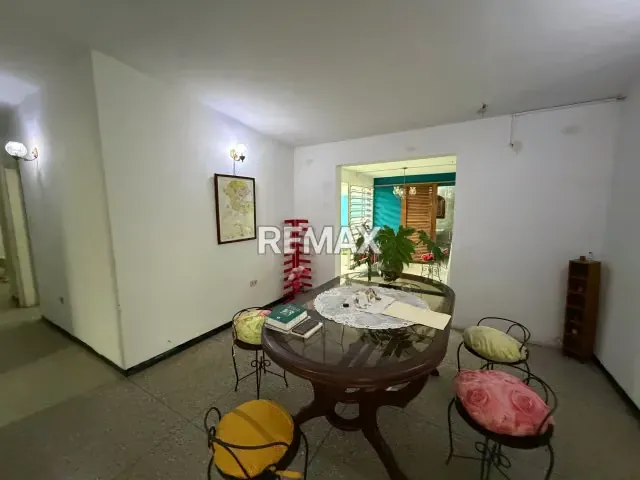 Casa en Urb. La hacienda - 12