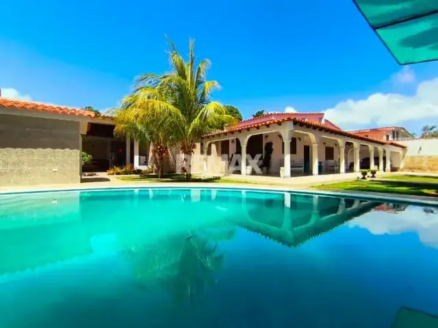 EN VENTA EXCLUSIVA Y LUJOSA CASA EQUIPADA CON PISCINA, SAUNA Y CANEY TECHADO EN URB. PALO SANO, MUNICIPIO ARISMENDI, ISLA DE MARGARITA