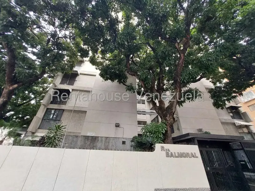 Apartamento (1 Nivel) en Alquiler en Los Palos Grandes, Distrito Metropolitano