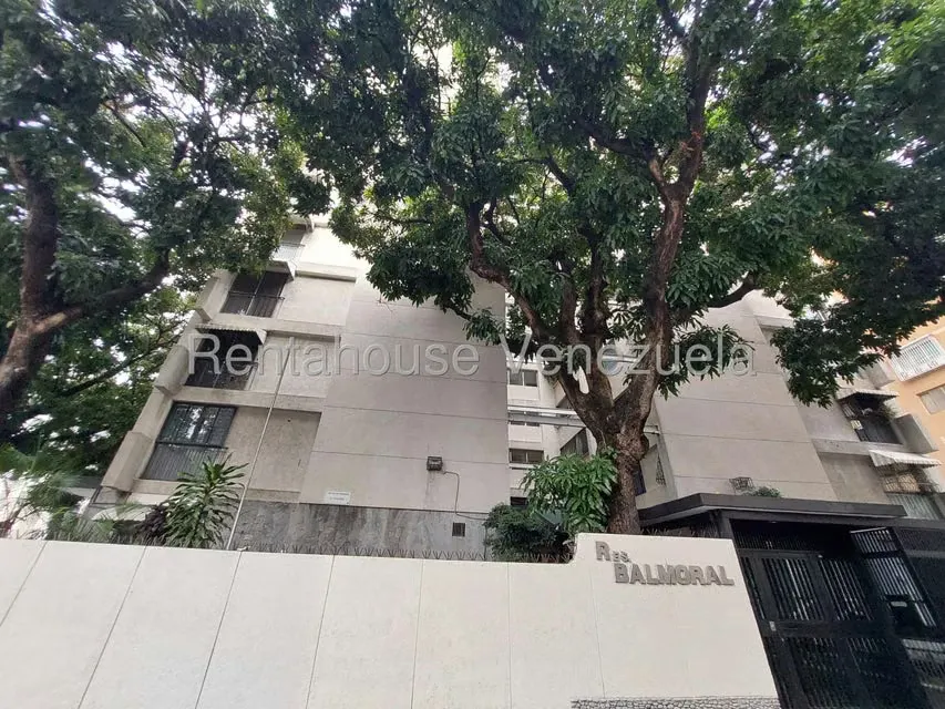 Apartamento (1 Nivel) en Alquiler en Los Palos Grandes, Distrito Metropolitano