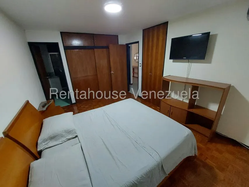 Apartamento (1 Nivel) en Alquiler en Los Palos Grandes, Distrito Metropolitano - 19