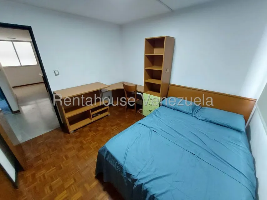 Apartamento (1 Nivel) en Alquiler en Los Palos Grandes, Distrito Metropolitano - 22