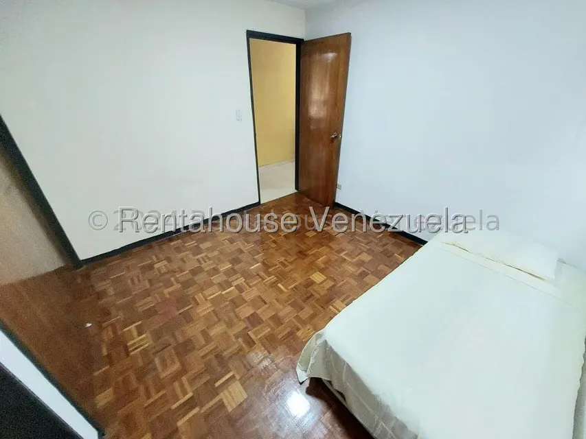 Apartamento (1 Nivel) en Alquiler en Los Palos Grandes, Distrito Metropolitano - 27