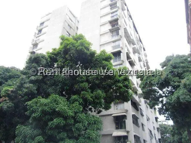 Apartamento (1 Nivel) en Alquiler en Los Palos Grandes, Distrito Metropolitano - 43