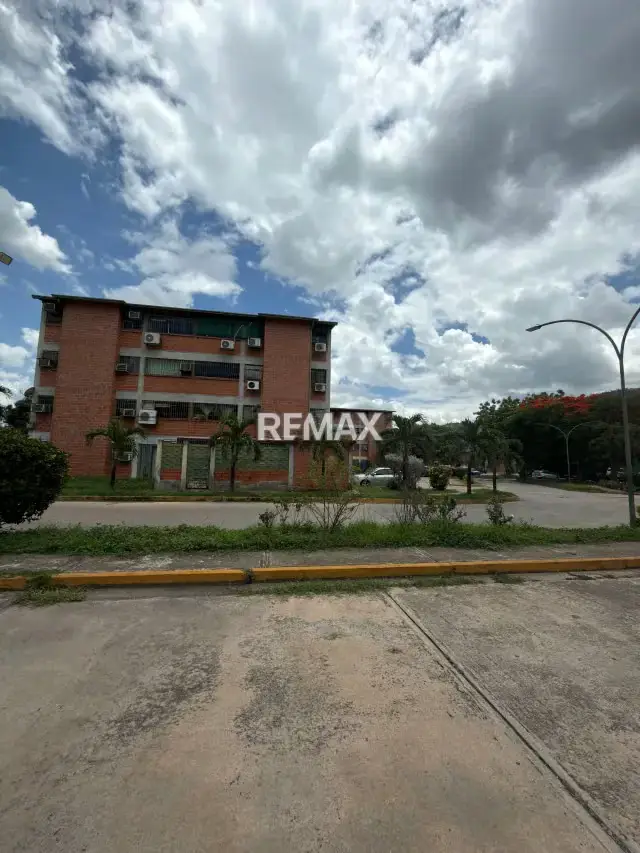 Se vende apartamento Urb la laguna