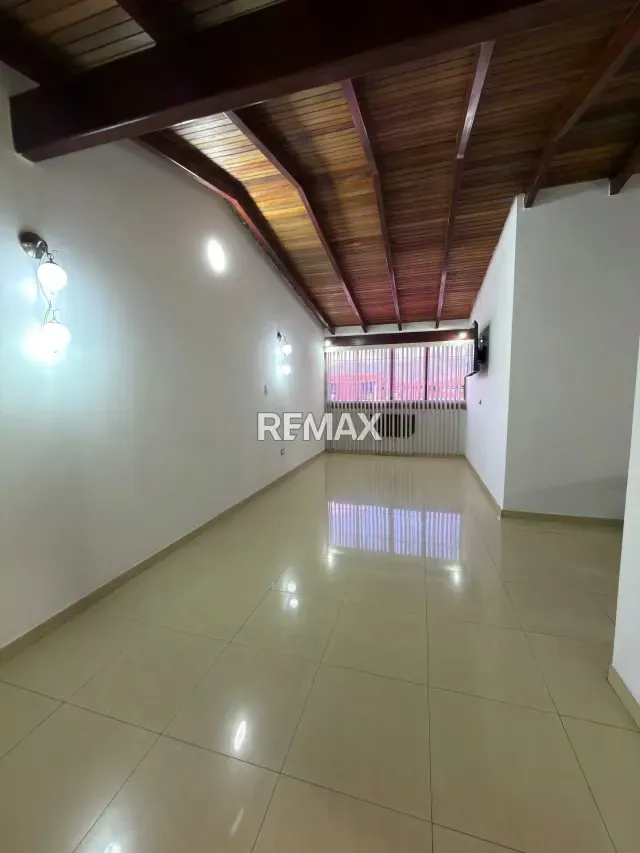 Se vende apartamento Urb la laguna - 4