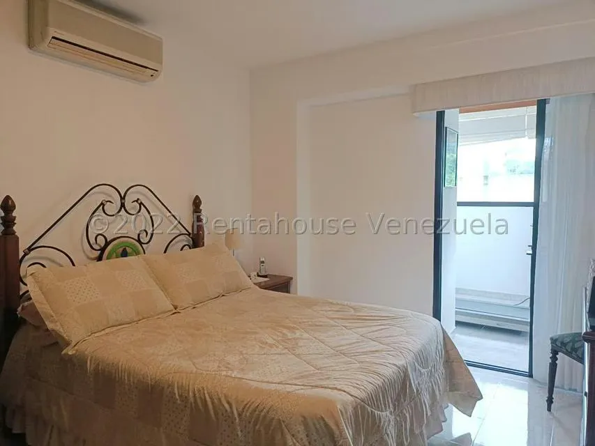 Apartamento (Duplex) en Venta en Santa Monica, Distrito Metropolitano - 13