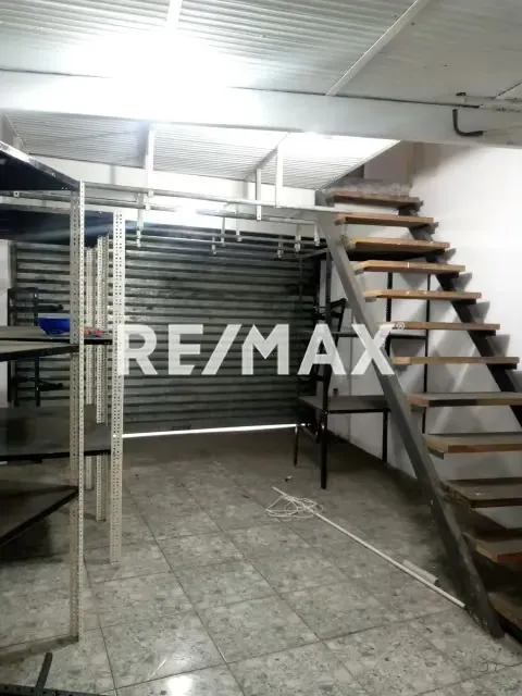 Casa, Local Comercial y Fondo de Comercio en Venta Los Flores de Catia 23 de Enero Caracas - 3