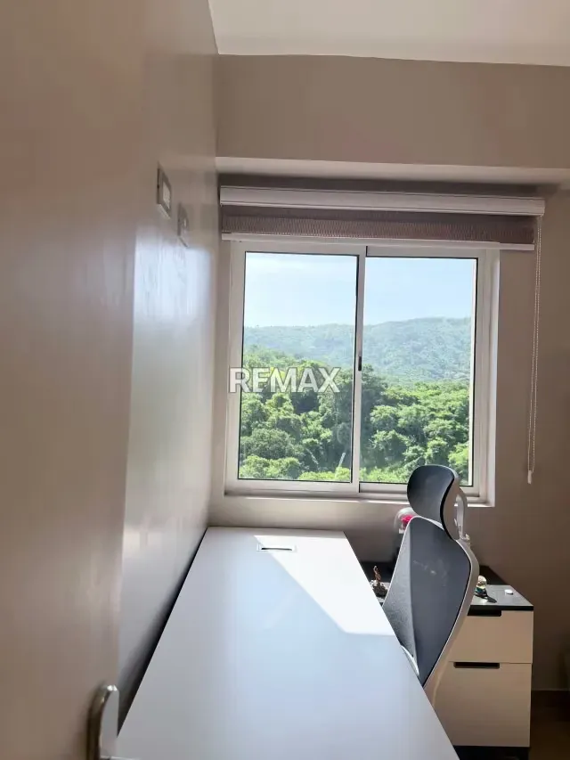 Venta de Exclusivo Apartamento en Resd. Balcones del Viento Tazajal Naguanagua - 6