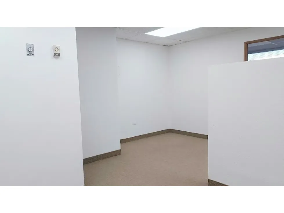 Alquilo oficina 56m2 Santa Paula 3785 - 2