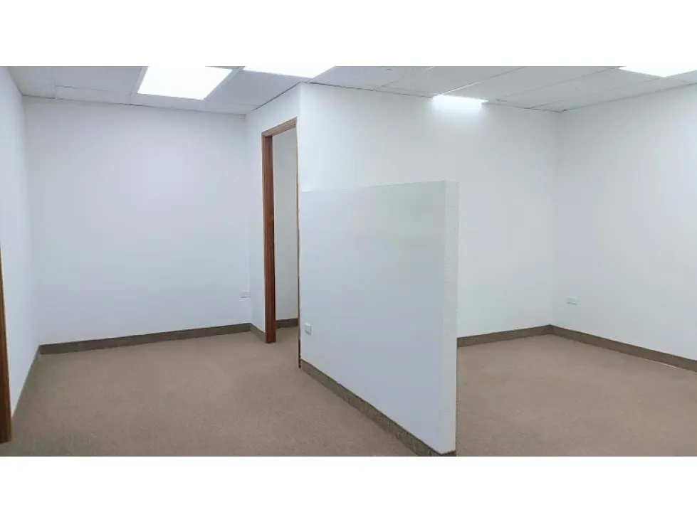 Alquilo oficina 56m2 Santa Paula 3785 - 4