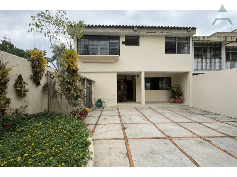 Se vende casa 530m² 5h/5b/4p Chuao