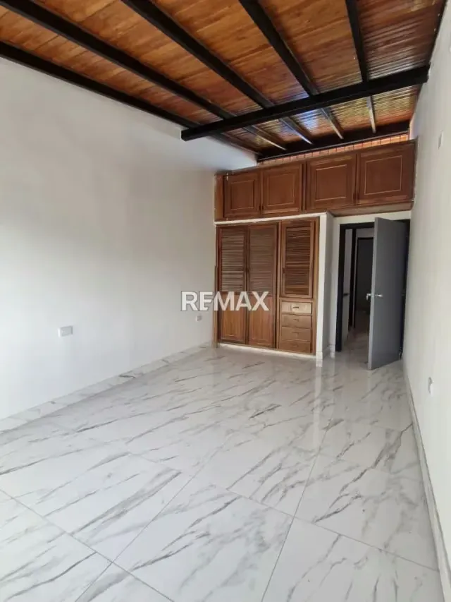 Se vende amplia y cómoda casa con terreno propio ubicada en la estratégica zona de la Carrera 5 en Arjona - 9