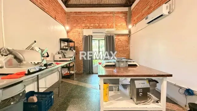 Casa Comercial En Alta Florida En Venta y Alquiler , 699m2 de construcción y 933 de terreno - 8