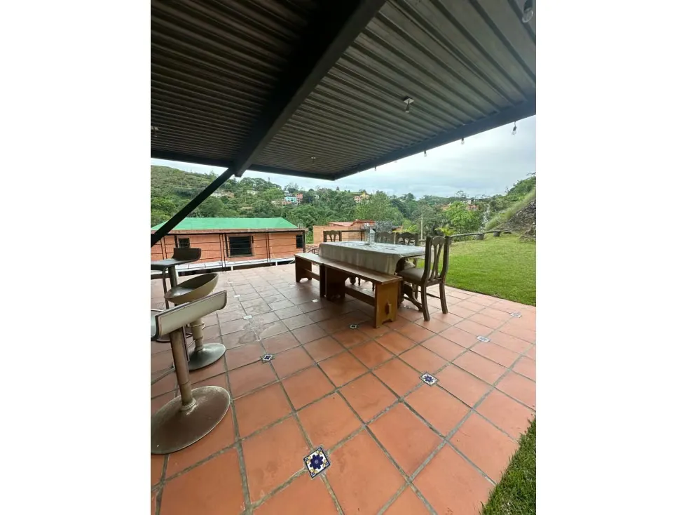 Vendo casa c/jardin en calle cerrada 337m2 Villanueva del Hatiilo 9005 - 12