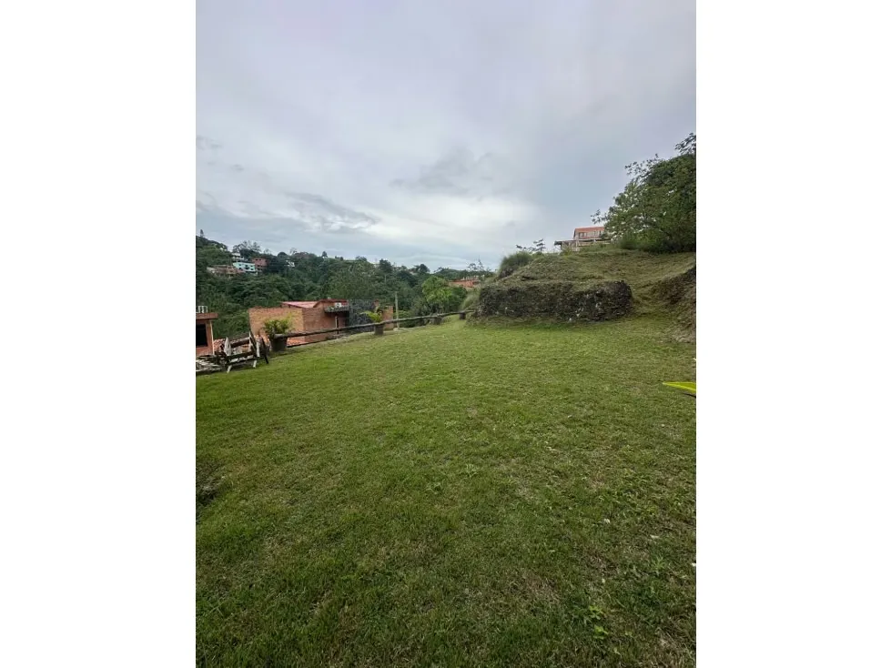 Vendo casa c/jardin en calle cerrada 337m2 Villanueva del Hatiilo 9005 - 13